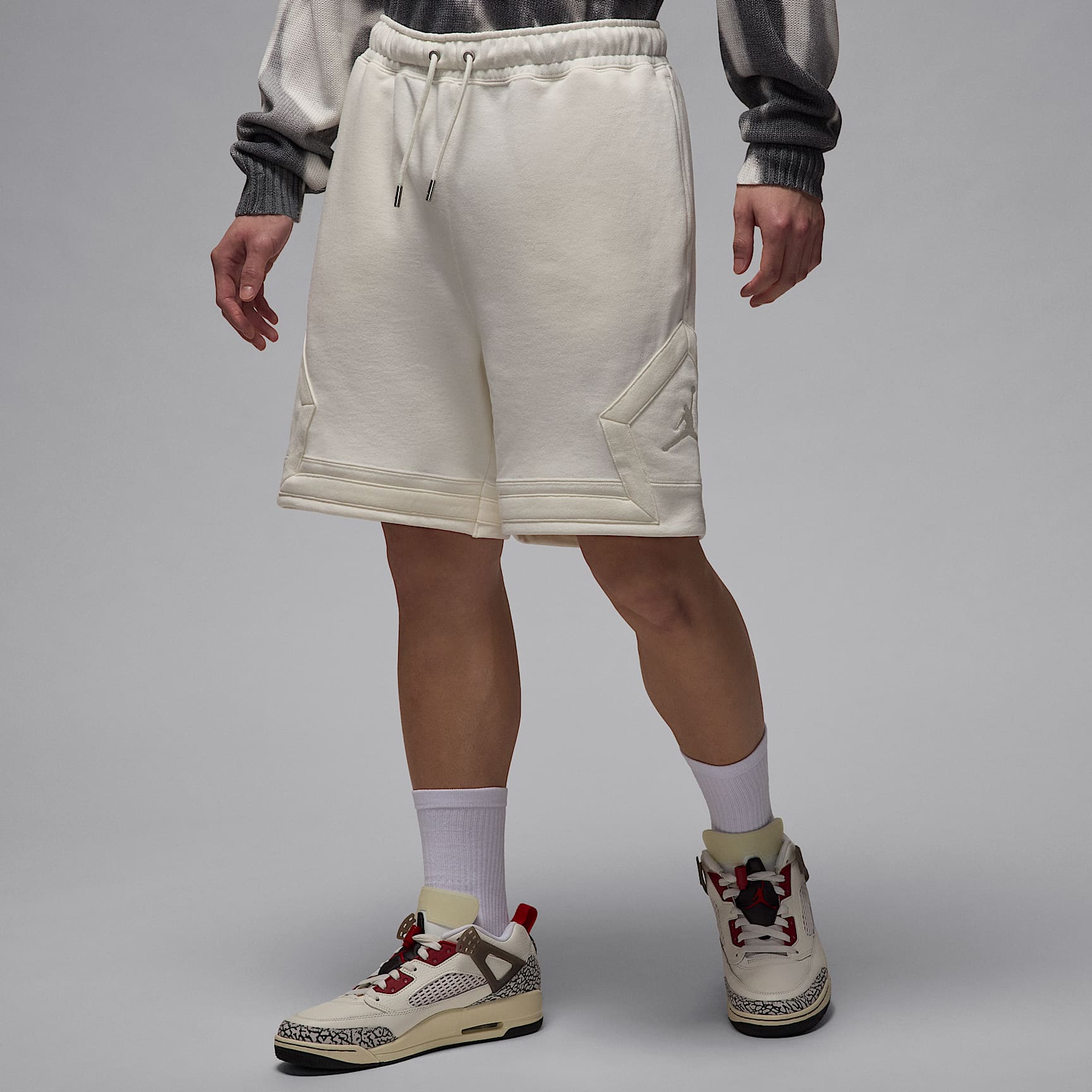 オレリー Jordan Flight Fleece Elmas Desenli Erkek Şortu. Nike TR